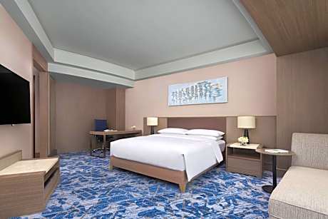 Executive Superior King Room with Club Benefit