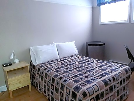 Economy Double Room with Shared Bathroom
