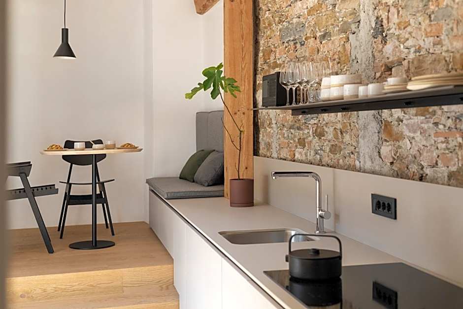 April1550 Boutique Hotel