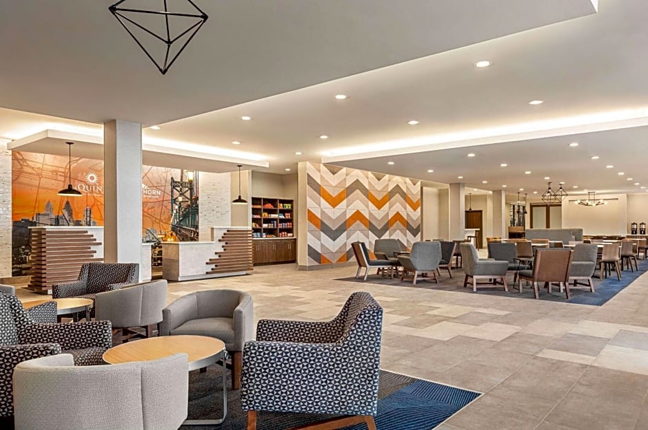 La Quinta Inn & Suites by Wyndham Mount Laurel Moorestown