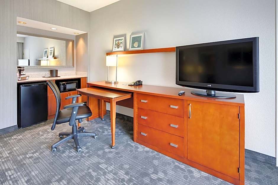 Courtyard by Marriott Atlanta Windy Hill/Ballpark