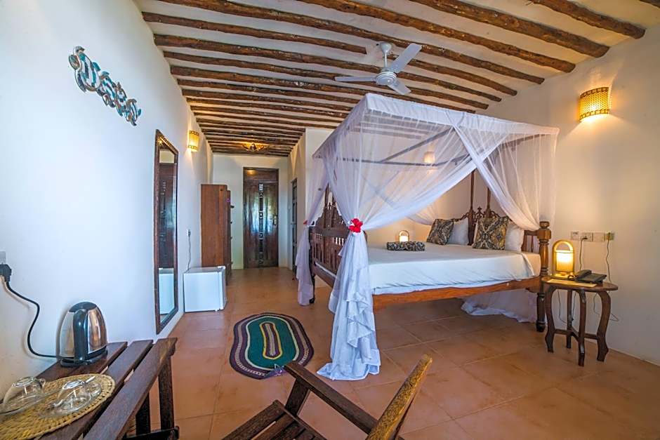 Antonio Beach Tree House Hotel & Spa - biggest swimming pool in East Africa