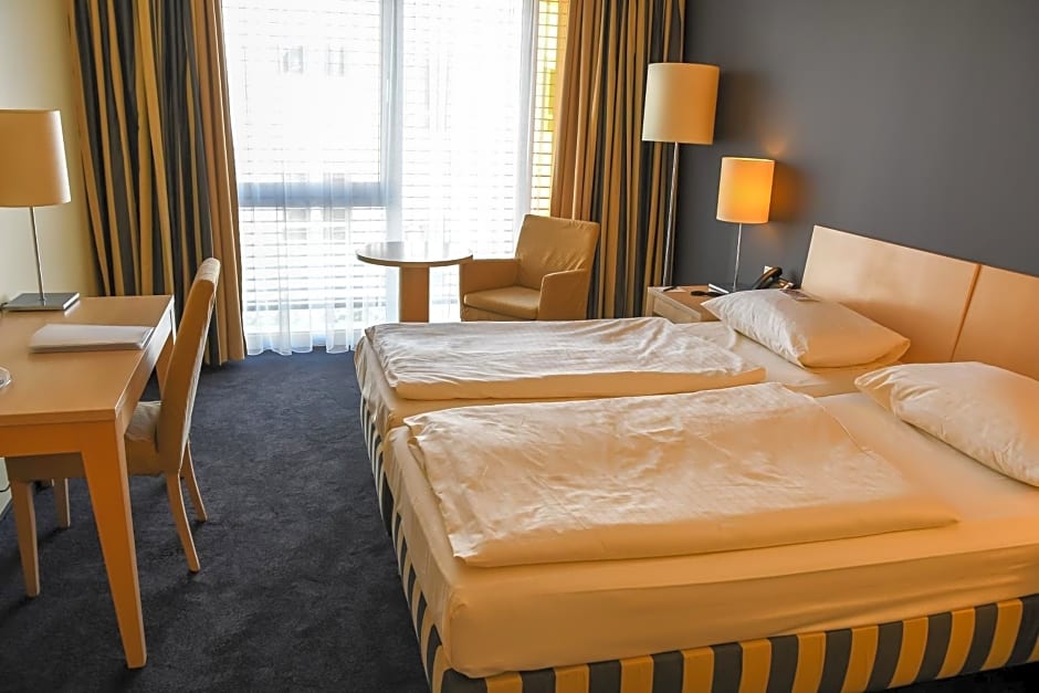 Photo 1 of 8 of Superior Twin Room