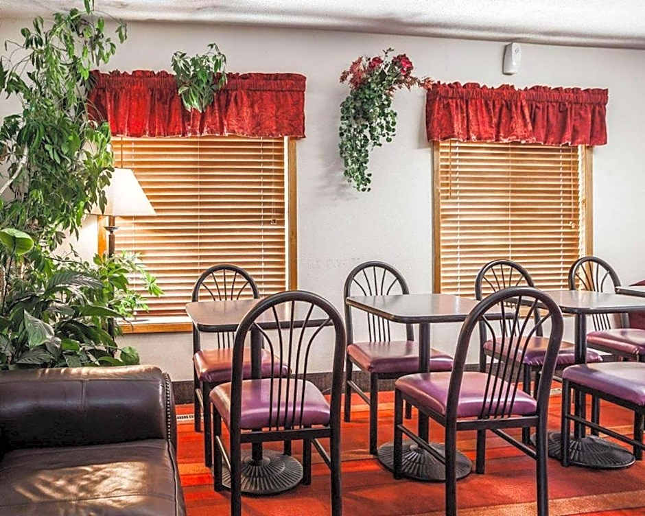 Econo Lodge Urbandale