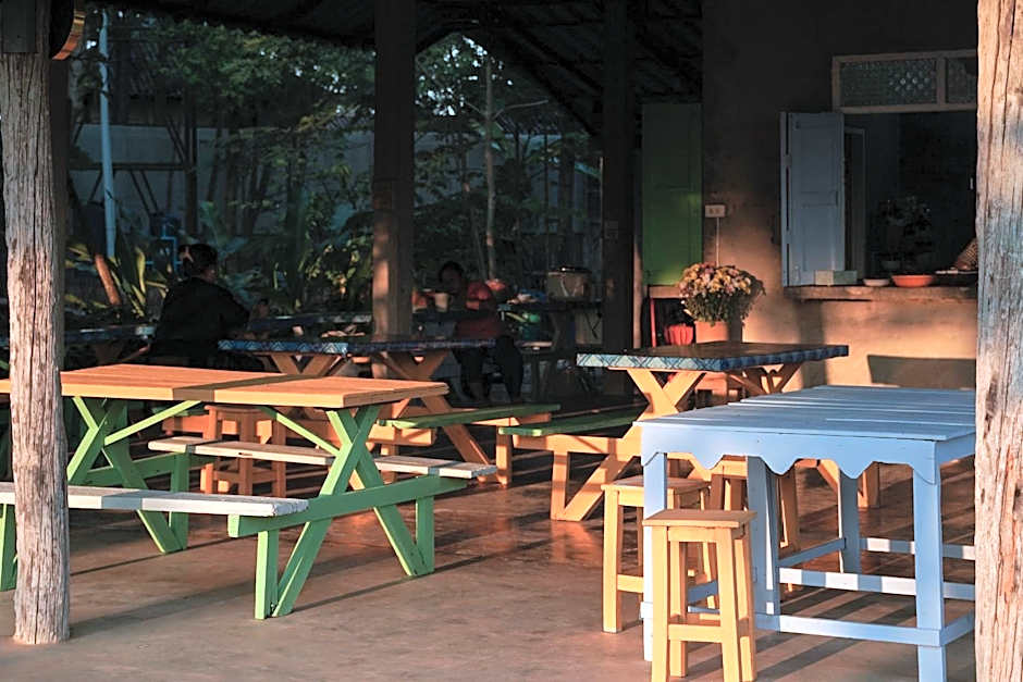 Art House at Chiangdao - Waterlily House