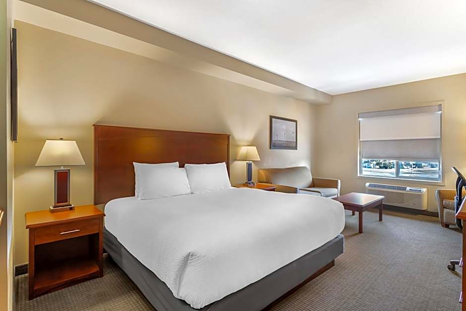 Best Western Plus Service Inn & Suites