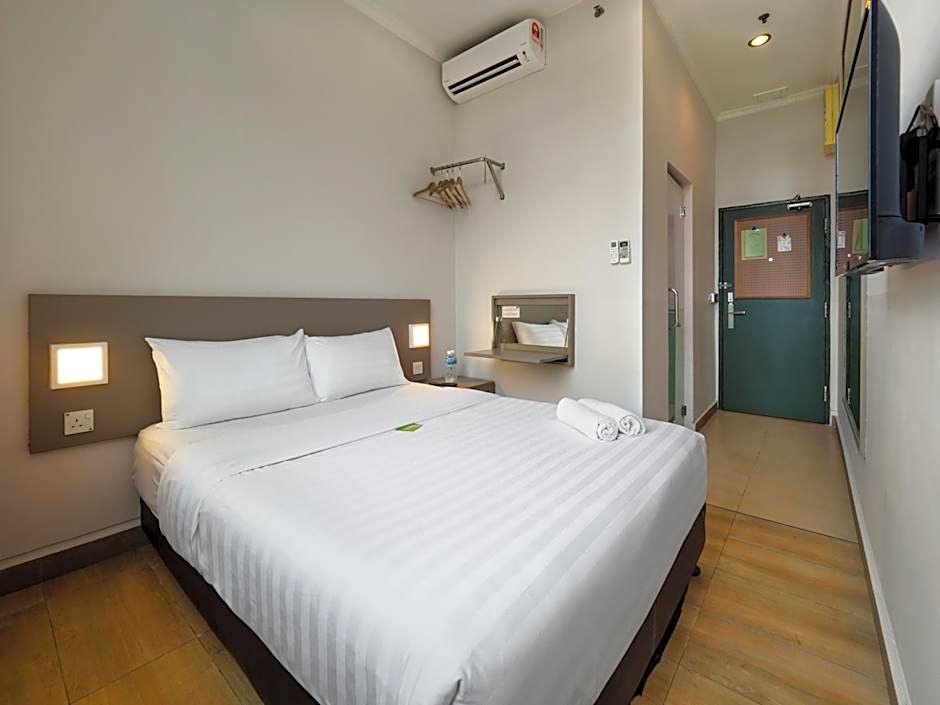 Photo 1 of 1 of Day-Use Room (6 hours from 12PM – 6PM). THIS IS NOT OVERNIGHT