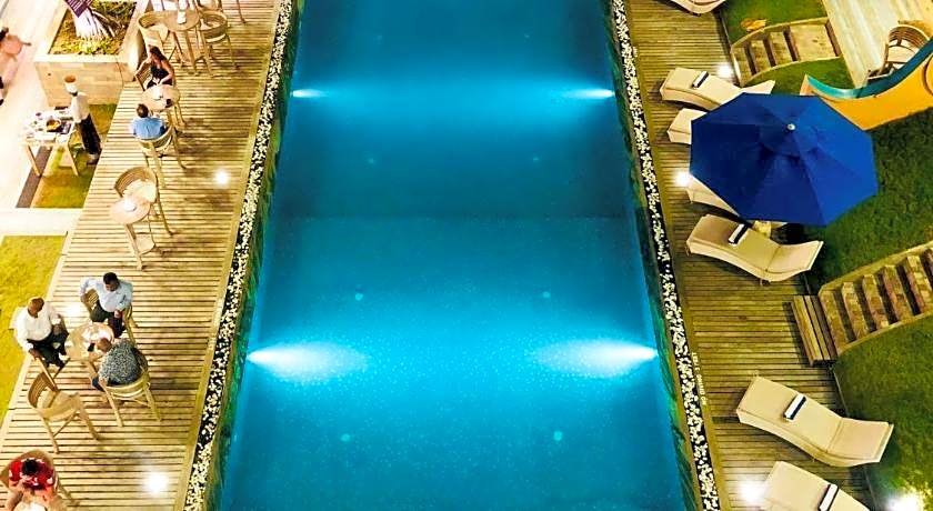 Thaproban Pavilion Waves Unawatuna