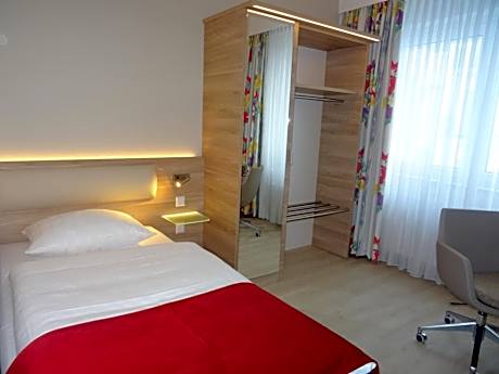 Economy Single Room