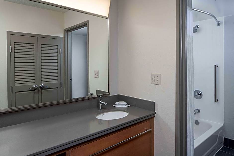 Courtyard by Marriott Covington / Mandeville