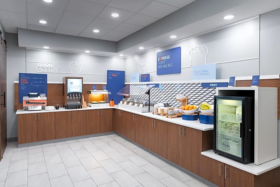 Holiday Inn Express Atlanta West - Theme Park By IHG