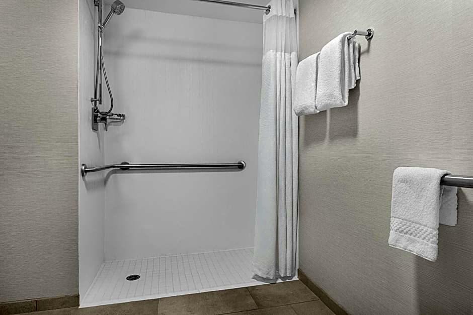 Courtyard by Marriott Louisville Airport