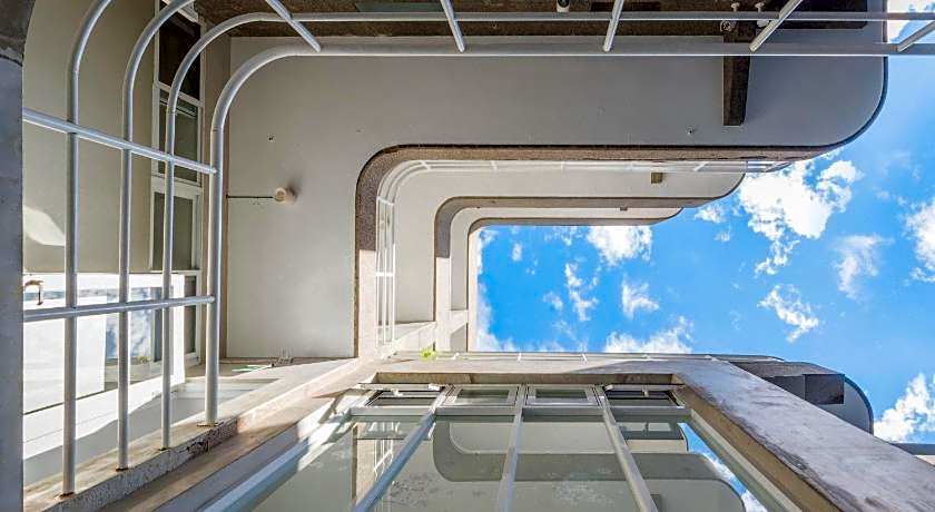 OwlStay Flip Flop Hostel Garden