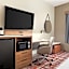 La Quinta Inn & Suites by Wyndham Oxford - Anniston