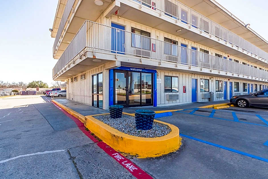 Motel 6-Garland, TX - Dallas