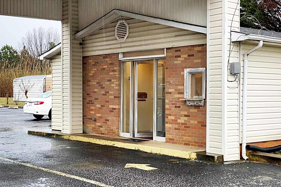 OYO Hotel Mauldin SC South Main Street