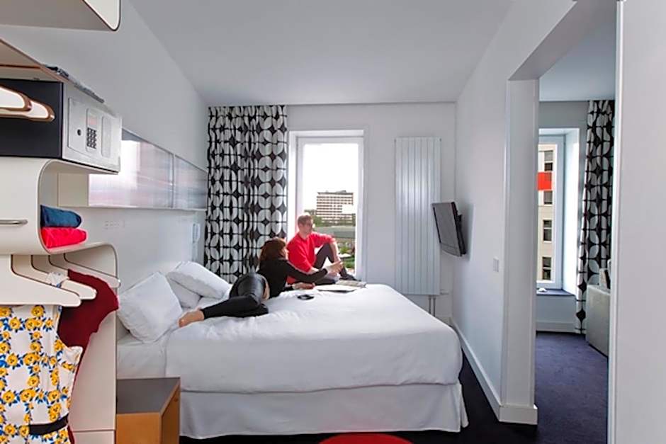 Hotel Gat Point Charlie