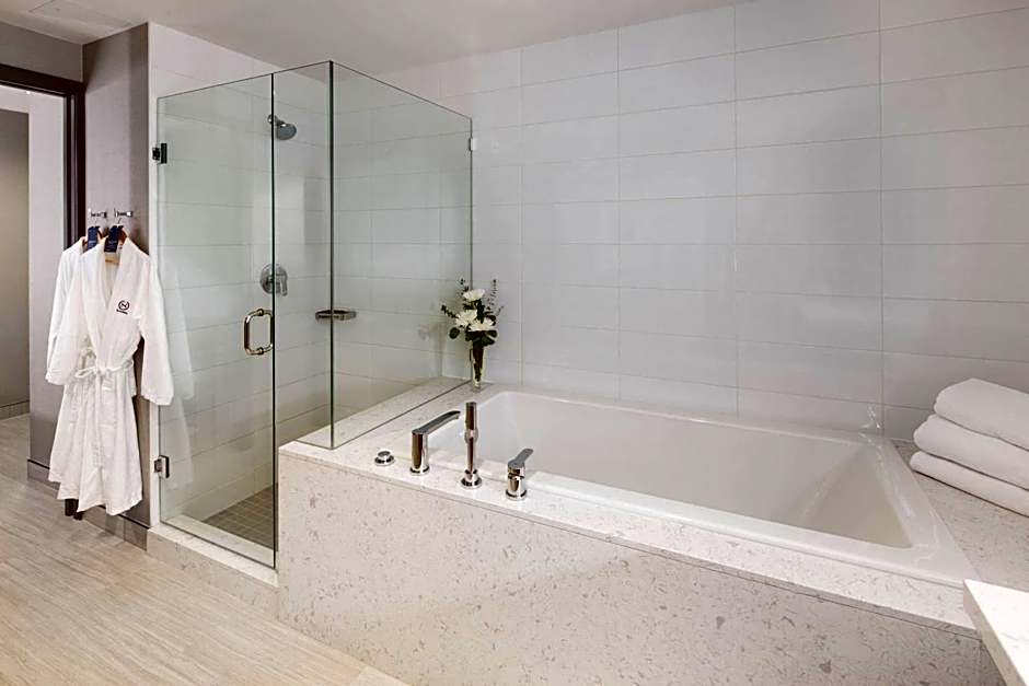 Sheraton Vancouver Guildford Hotel