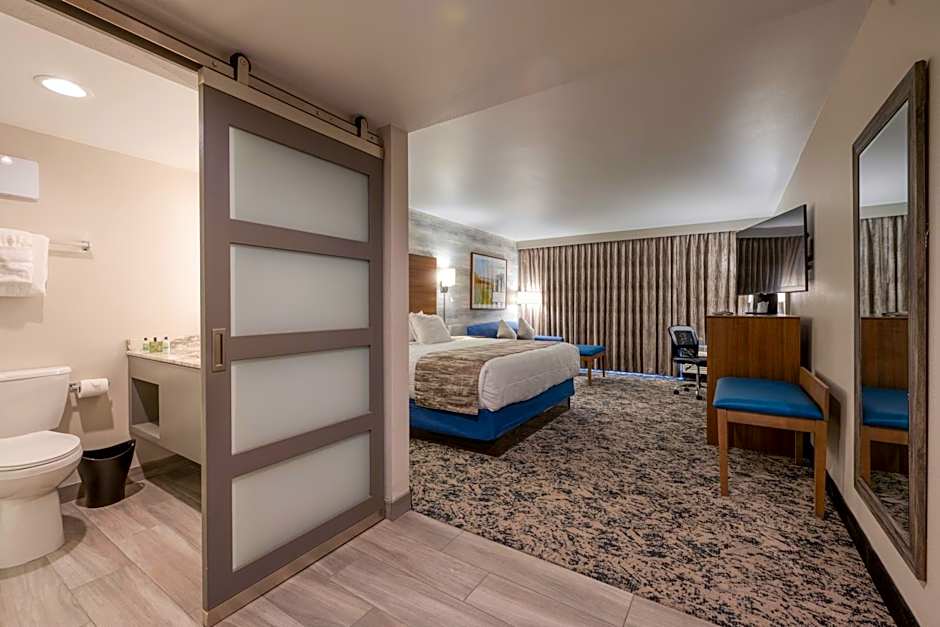 MCM Elegante Hotel