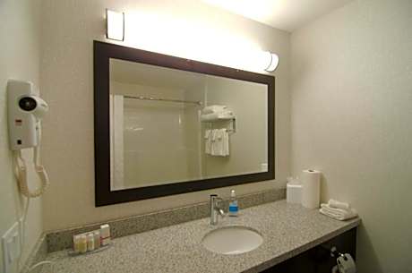 Double Queen Kitchenette