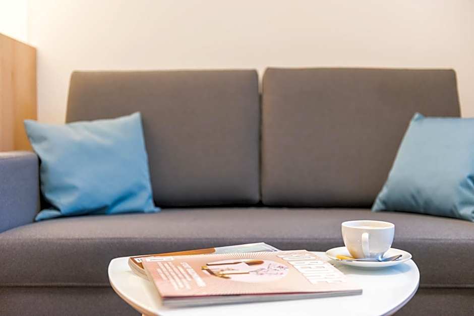 Q17 Apartments Rynek