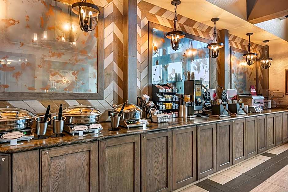 Best Western Plus Silver Saddle Inn