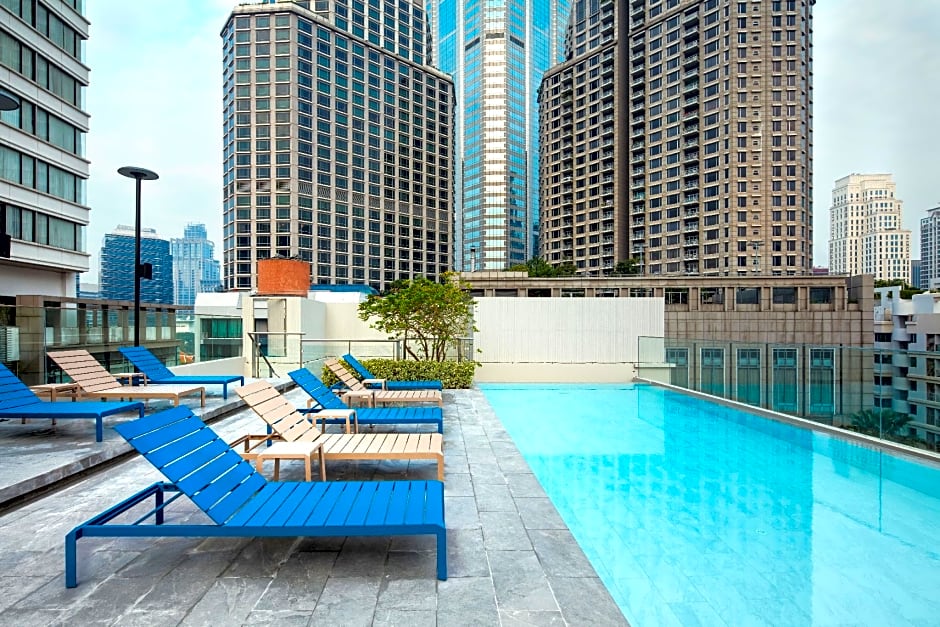 The Quarter Ploenchit by UHG