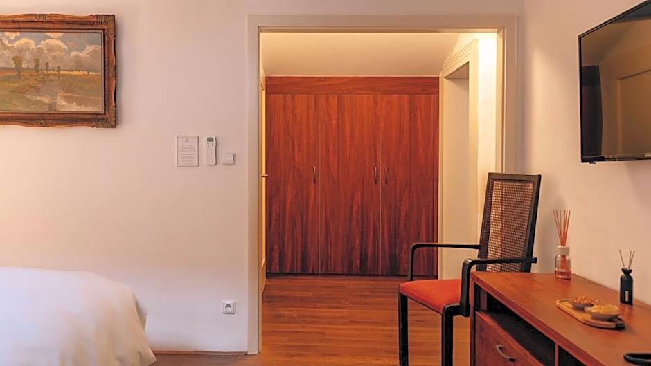 Foto 1 dari 9 — Classic 1 Double Bed or 2 Beds