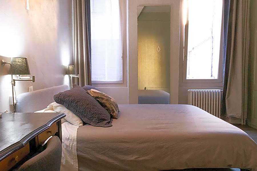 Hôtel Saint-Florent, à 2 pas du Théatre Antique d'Orange