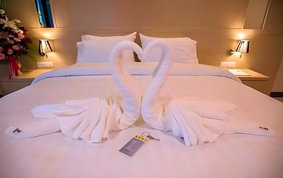 L Hotel