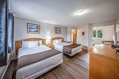 Deluxe Queen Room with Two Queen Beds