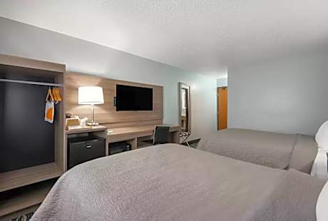 2 Double Beds Smoking