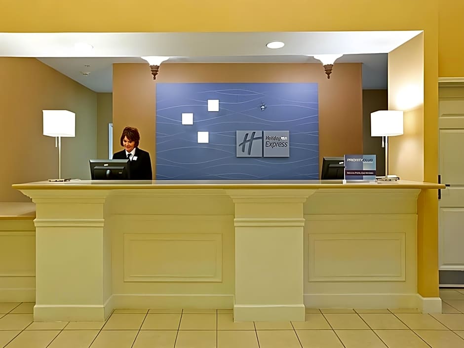 Holiday Inn Express Hotel & Suites Magnolia Lake Columbia By IHG