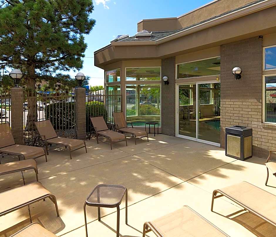 Crystal Inn Hotel & Suites - Salt Lake City