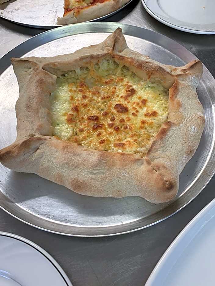 The Aberdeen Arms Hotel