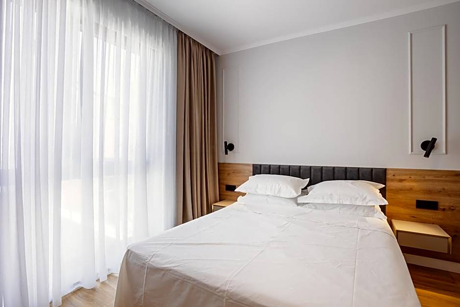 Bloom Downtown Suites