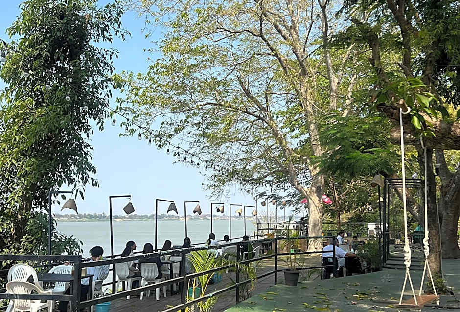 Pilgrims Kitchen & Inn