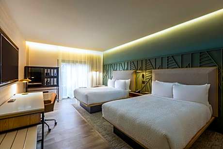Deluxe Queen Room