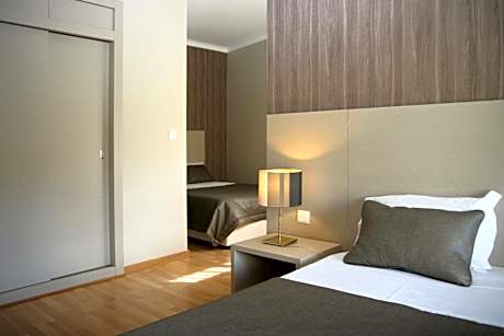 Family Room (2 Adults + 2 Children)