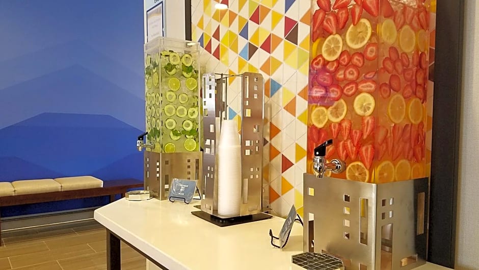 Holiday Inn Express Baltimore BWI Airport West by IHG