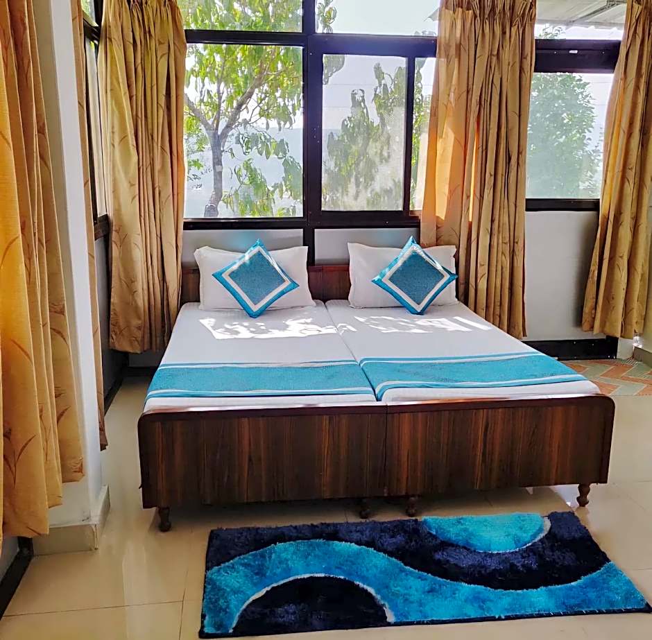 Dev Cottage and Homestay