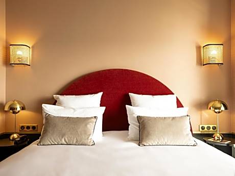 Standard Twin Room with City View