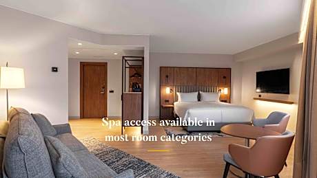 Junior King Suite with Free Spa Access