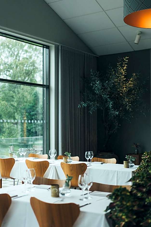 Hällsnäs Hotell & Restaurang