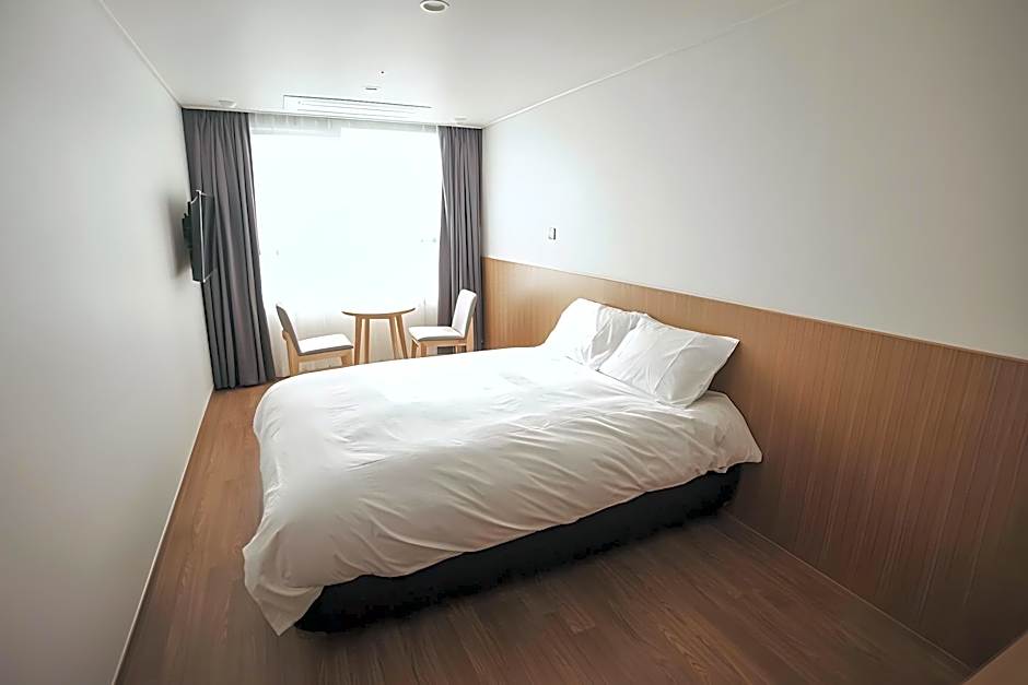 Kenny Stay Jeju Mosulpo