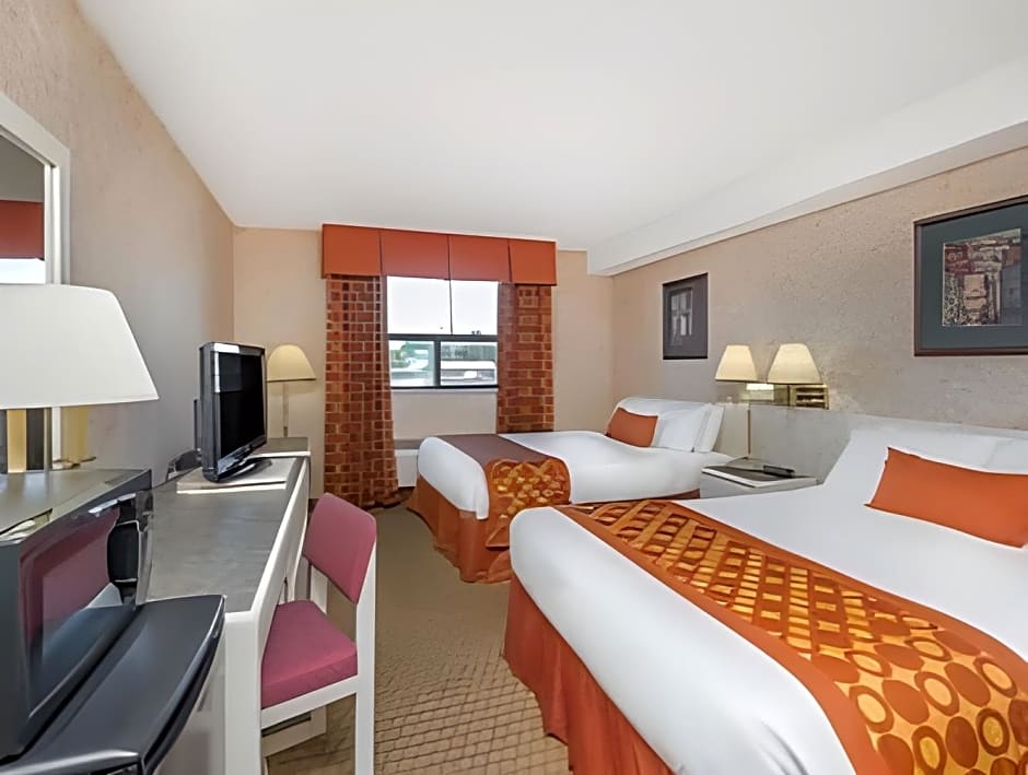 Travelodge by Wyndham Windsor