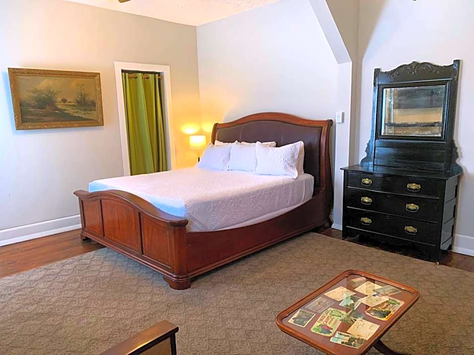 Photo 1 of 5 of 1 Queen Bed