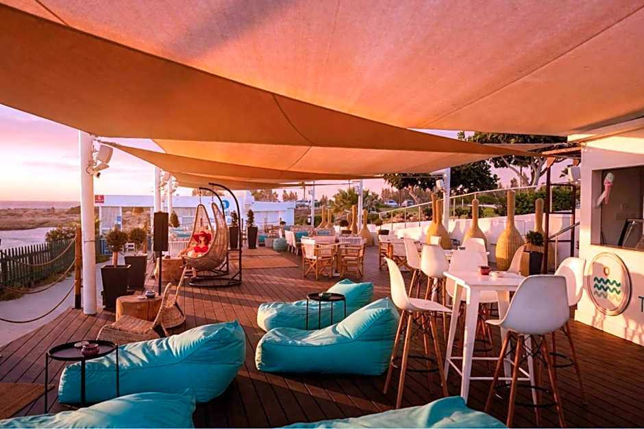 Cavo Maris Beach Hotel