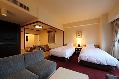 Deluxe Family Room