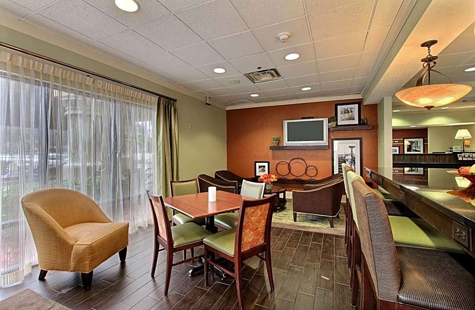 Hampton Inn By Hilton Savannah-I-95/Richmond Hill
